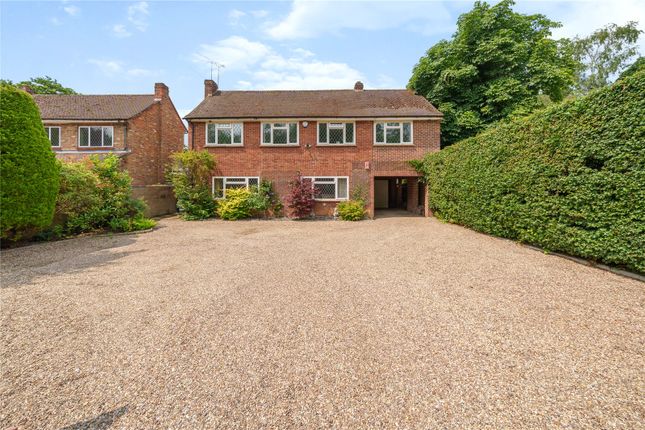 Thumbnail Detached house for sale in Gerrards Cross Road, Stoke Poges