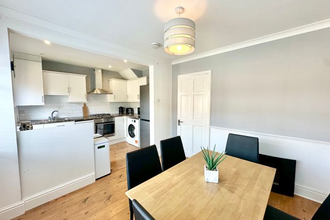 23, Bennet Court, LEEDS photo 3