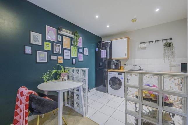 16, Callington Road, Swindon photo 2