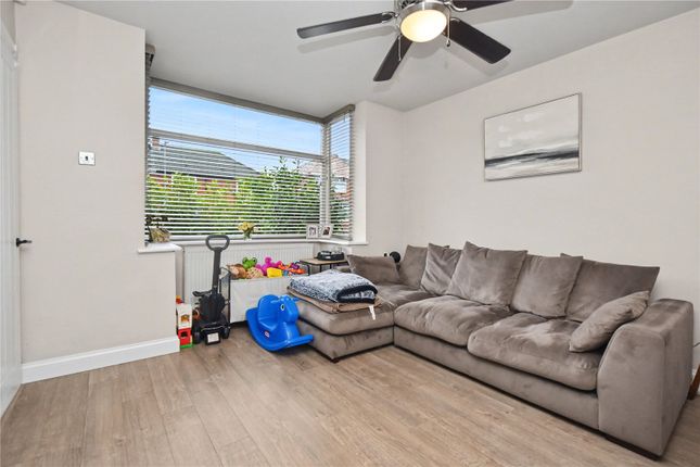 34, Barnsdale Estate, West Yorkshire photo 3