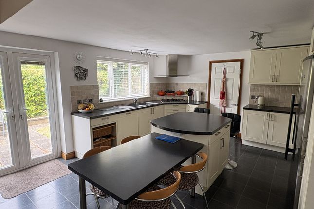 17, Yadley Close, Winscombe photo 4