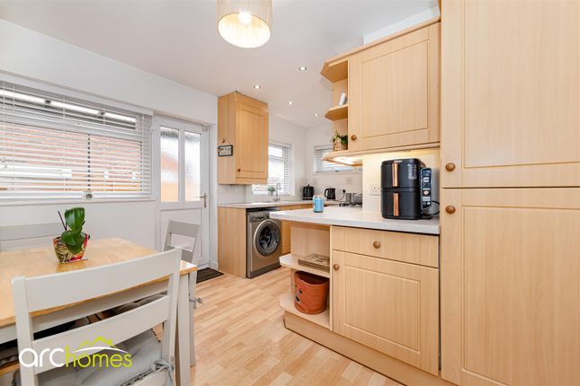 15, Fieldhead Avenue, Manchester photo 3