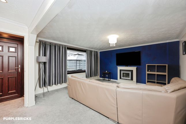 Lothian Court, Inverkeithing photo 4