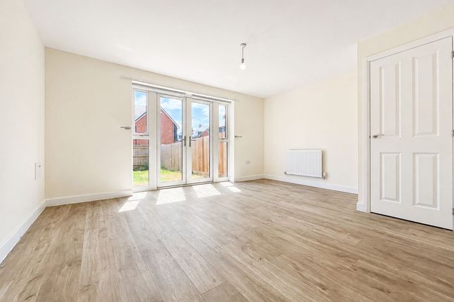 16 Herald Street, Aylesbury photo 3