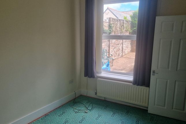 Ground  Floor Flat 3, Bampton Street, Minehead photo 4