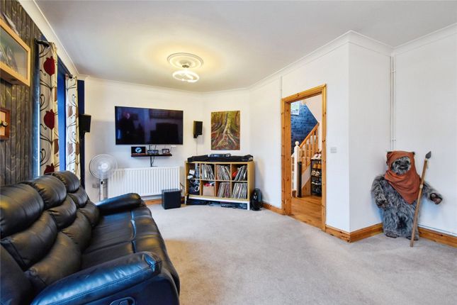 11, Wembley Avenue, Neath photo 4
