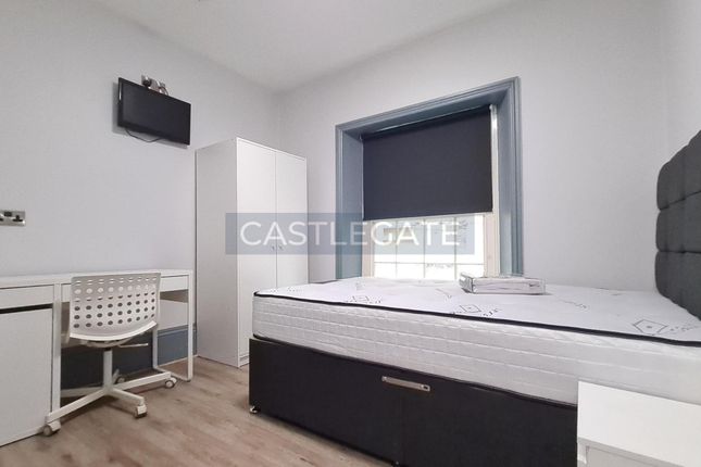 Merchants Hall G.1.6 Bedroom (1)