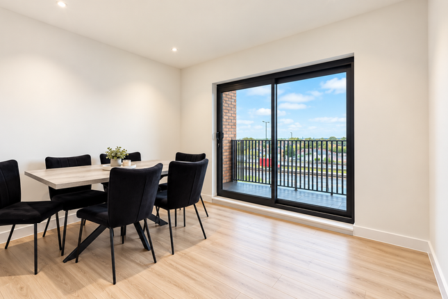 Flat 10, Iby House, London photo 4