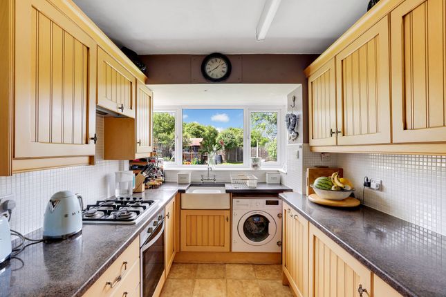 30 Bernard Avenue, Nottingham photo 4