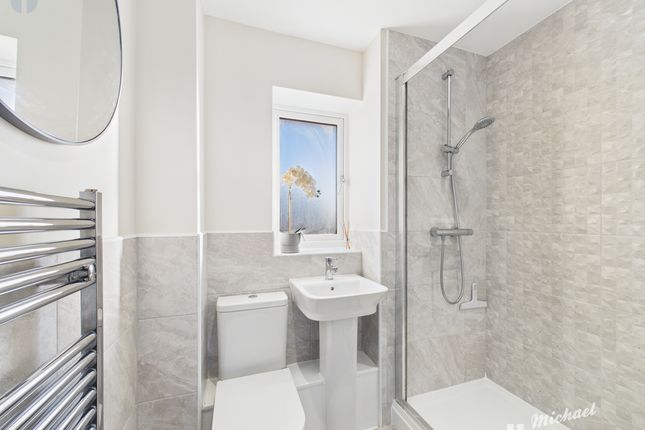 12 Keepsake Way, Aylesbury photo 4