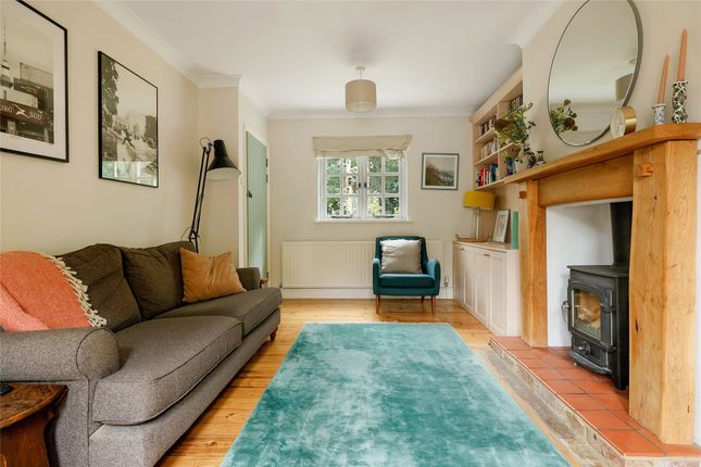 4, Pollards Wood Road, Surrey photo 2
