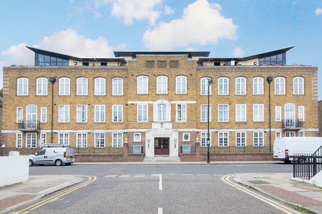 Duplex for sale in Ferndale Road, London