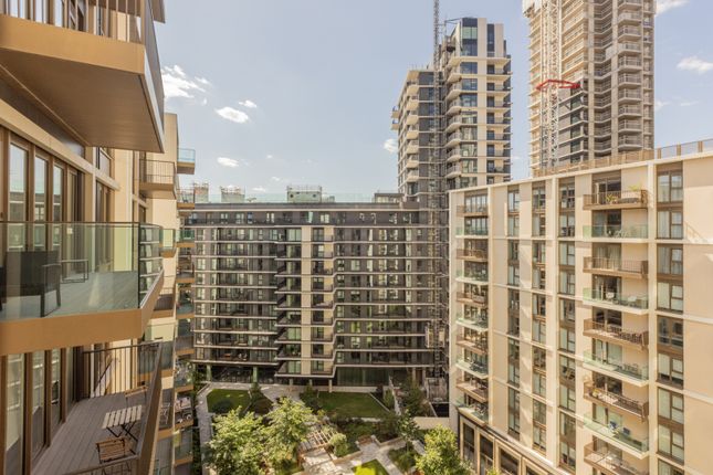 2-bed flat on 185 Belvedere Row Apartments,, Fountain Park Way, White City, £950,000