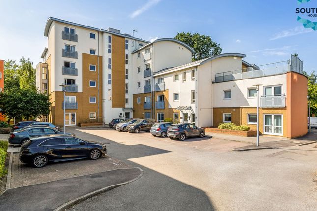 Flat 35 Daniels House, RH10 7SR photo 2