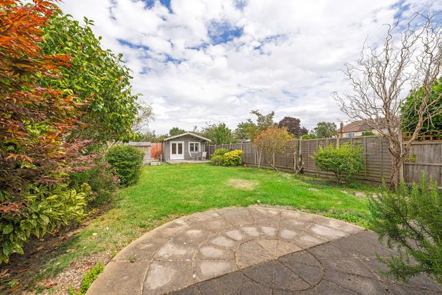135 Repton Road, Orpington photo 4