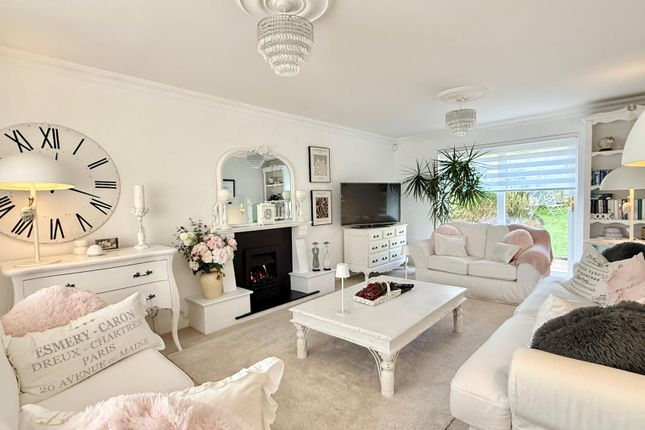 11 School Close, Verwood photo 4