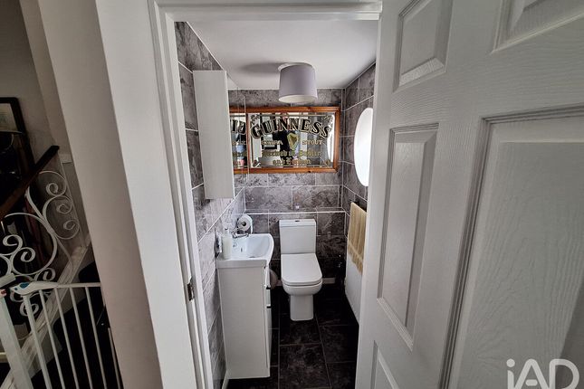 52, Urmond Road, Canvey Island photo 3
