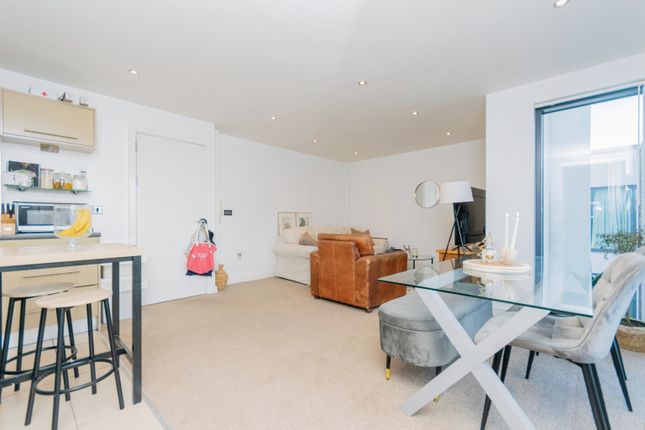 Flat for sale in Wilmslow Road, East Didsbury, Greater Manchester, Manchester