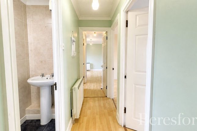 42, Melba Court, Chelmsford photo 2