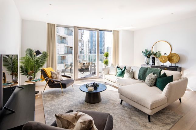 Thumbnail Flat to rent in Water Street, Canary Wharf
