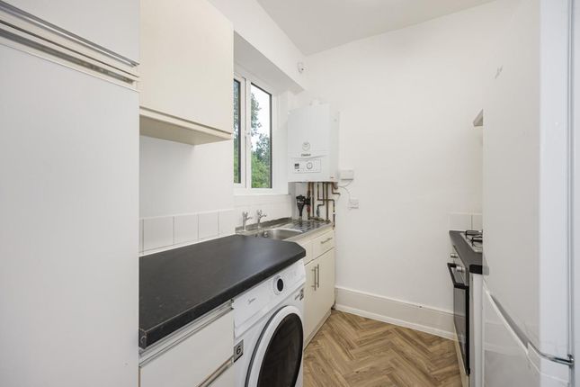 Flat B, 20, Sylvan Road, London photo 4