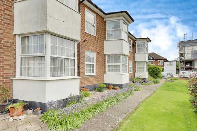 Flat for sale in Salisbury Road, Leigh-On-Sea