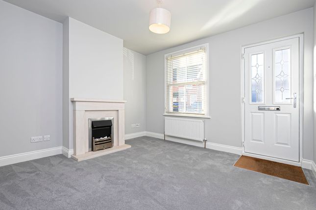 139 Smarts Lane, Loughton photo 3