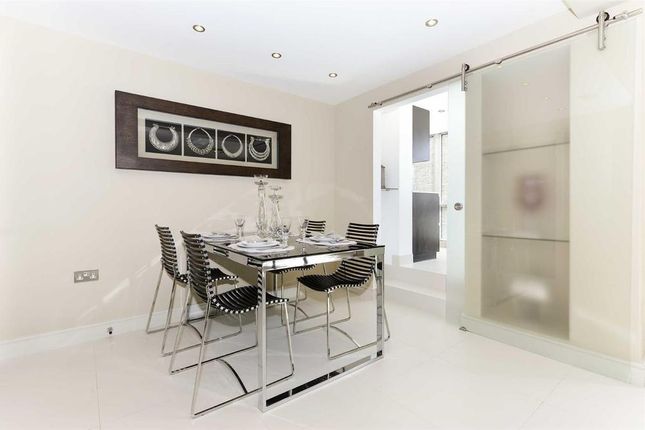 Southwick Street, London photo 2