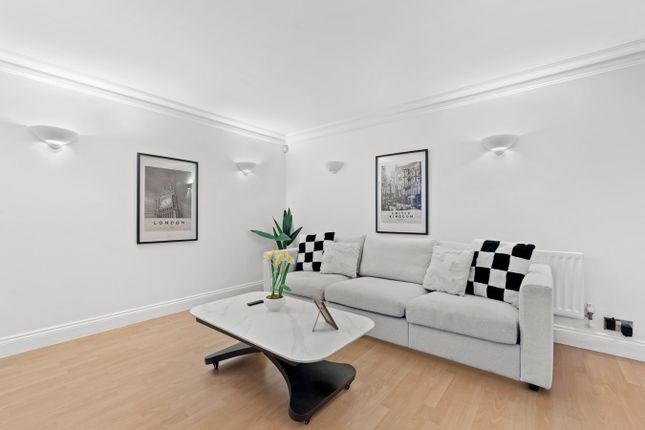 Apartment 21, Drake Court, London photo 3