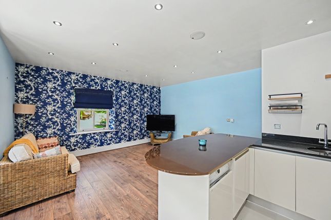 10, Catesby House, Rugby photo 4