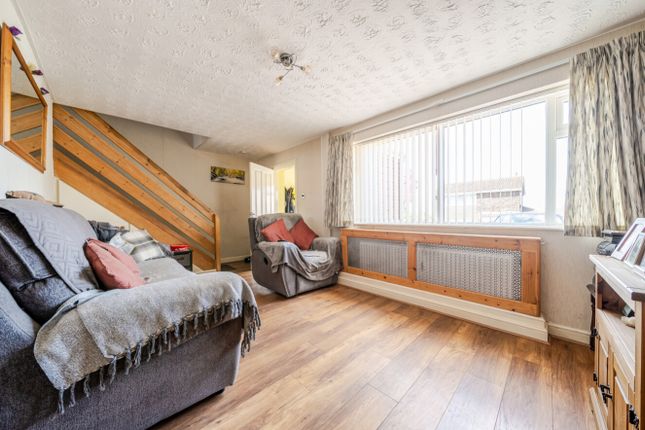 10, Chester Close, Lincoln photo 3