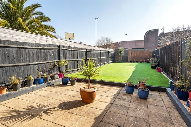 8, Perseus Terrace, Portsmouth photo 4