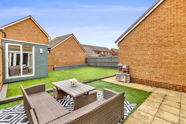 11, Orbit Gardens, Selsey photo 4