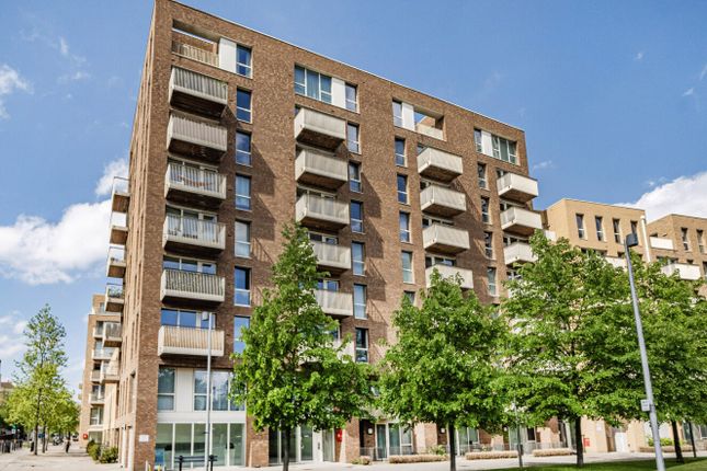 Thumbnail Flat for sale in Harston Walk, London