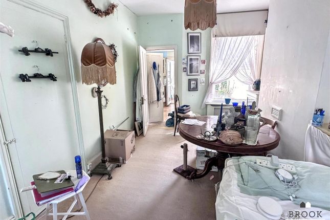 19, Willowfield Square, Eastbourne photo 4