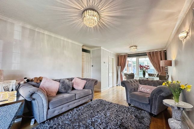 8, Stenbury Close, Moseley Parklands, Wolverhampton photo 2