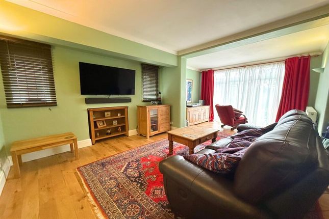58 Walton Road, Sale photo 3