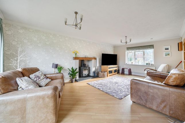 43, Cranbourne Drive, Winchester photo 2