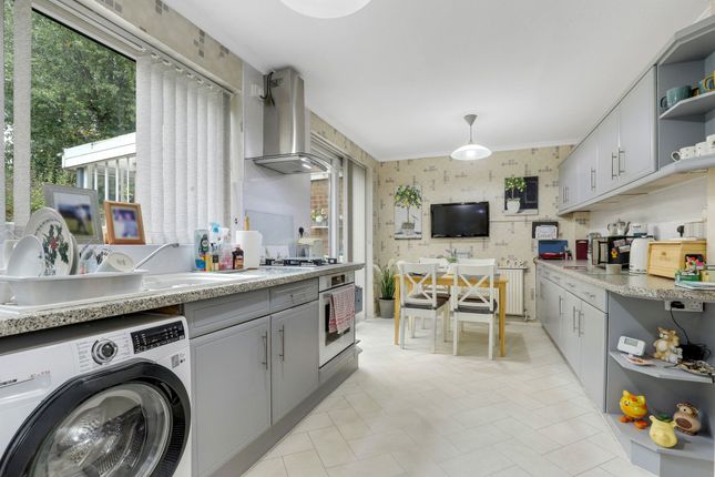 8 Kennedy Avenue, Nottingham photo 4