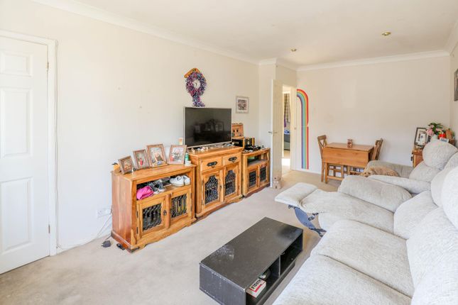 12, Cavendish Close, Kettering photo 3