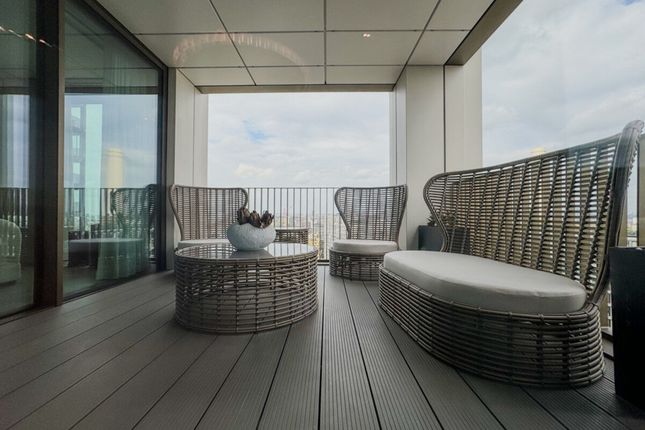 Thumbnail Penthouse for sale in Prince Of Wales Drive, London, 4