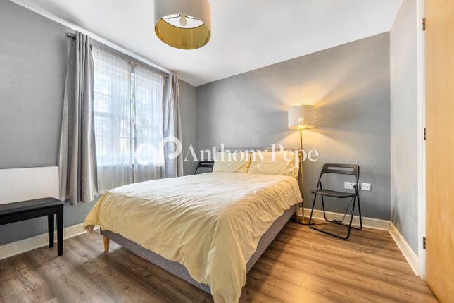 25, Blackwell Close, London photo 3