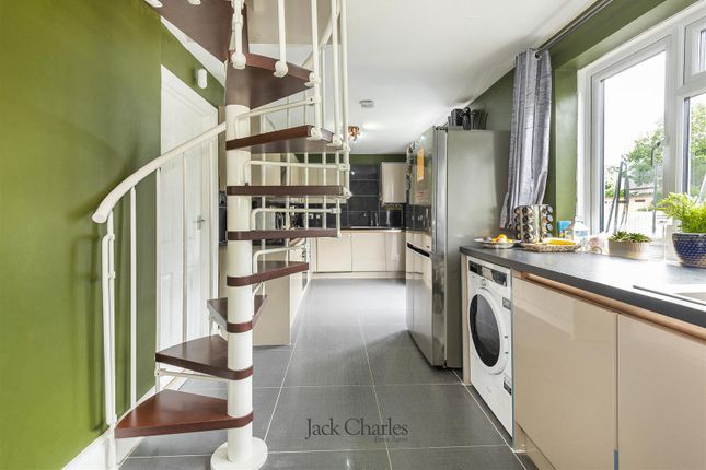 37, Thorpe Avenue, Tonbridge photo 3