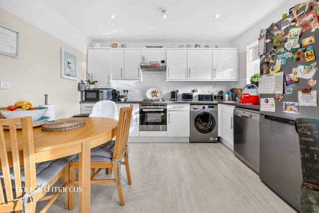 Flat 5, 11, Bensham Grove, Thornton Heath photo 4