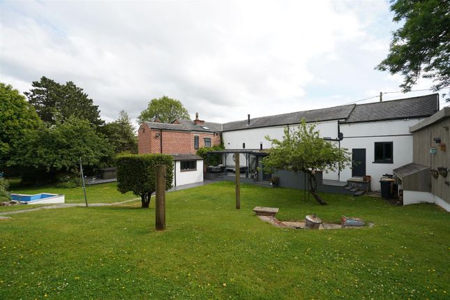Woodbine House, Mill Lane, Bolton photo 3