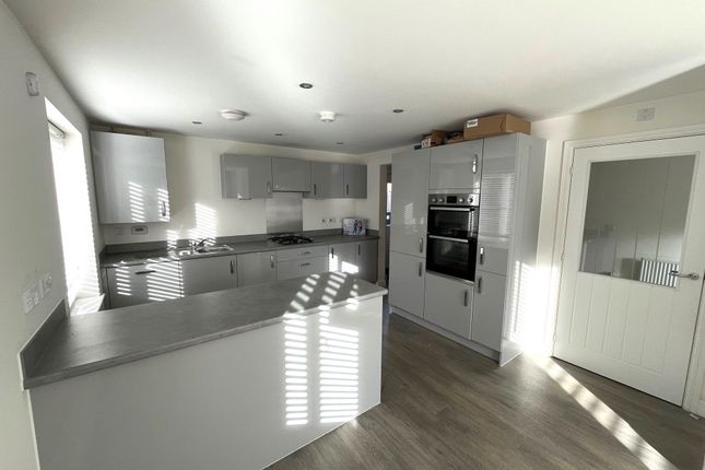 2, Down Meadow, Bedworth photo 2