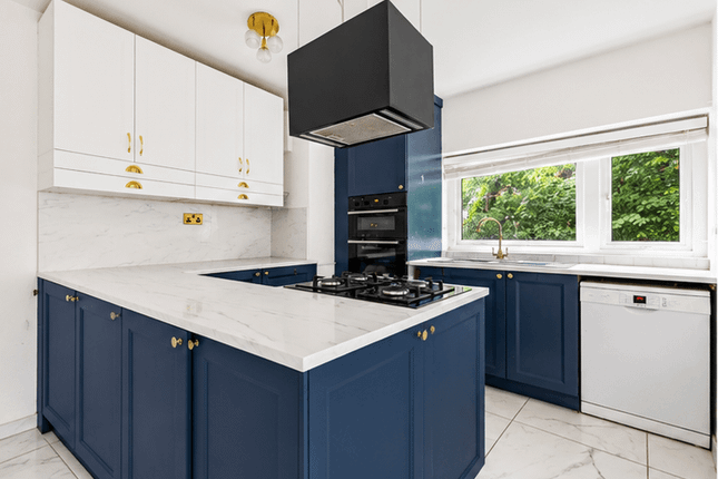 15 MULGRAVE ROAD, SUTTON photo 2