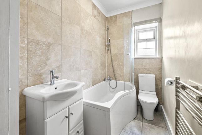 24, Crow Lane, Otley photo 4
