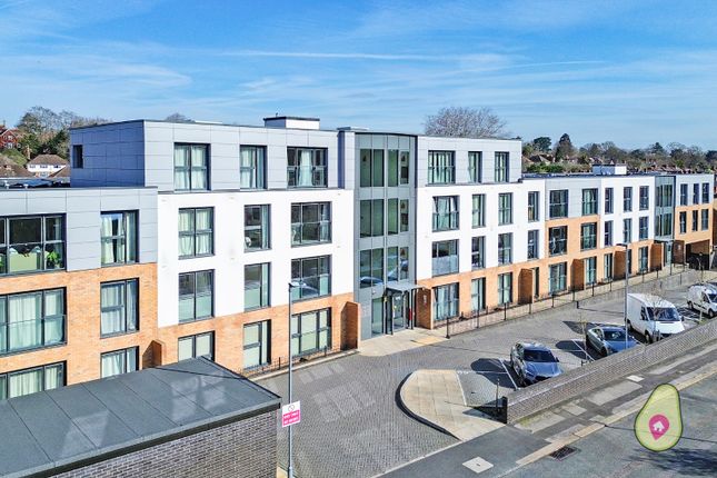 Thumbnail Flat for sale in Boulters Point, Maidenhead