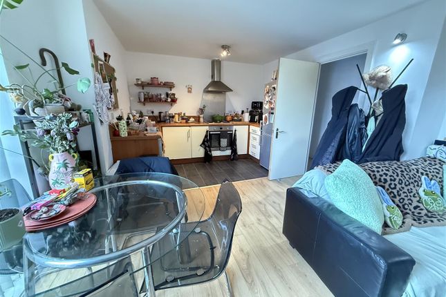 Apt 150, City Point 2, Salford photo 2